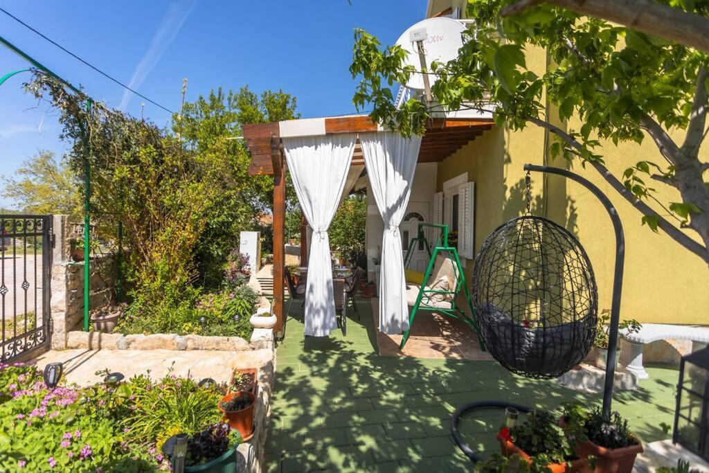 Peaceful House In Nature Nearby National Park Krka Bristane Buitenkant foto