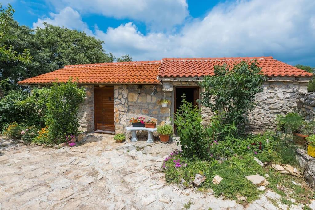 Peaceful House In Nature Nearby National Park Krka Bristane Buitenkant foto