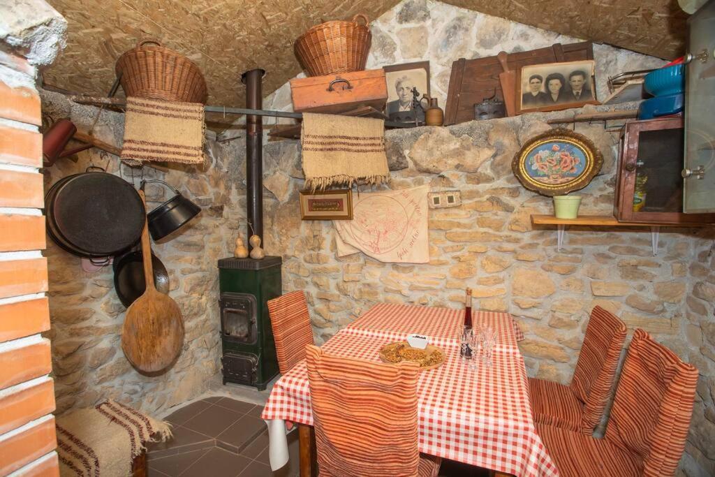 Peaceful House In Nature Nearby National Park Krka Bristane Buitenkant foto